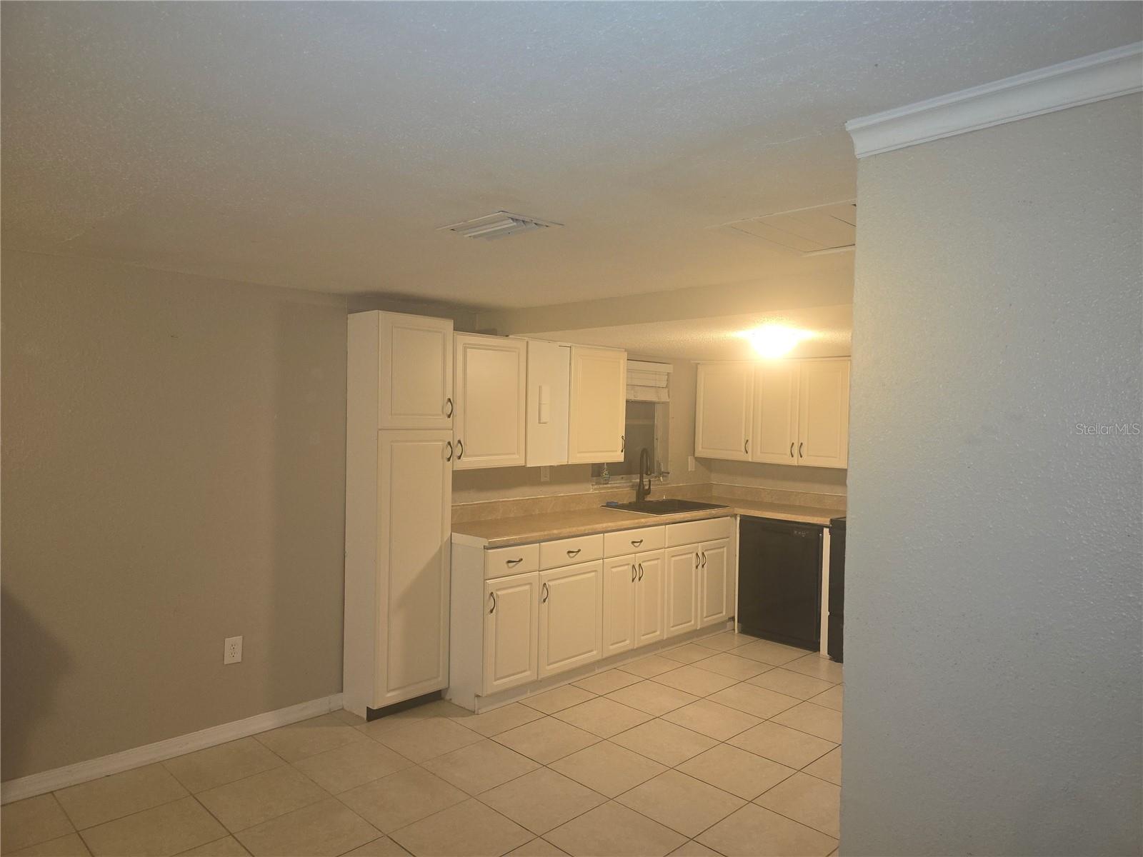 EMBASSY HILLS - Residential