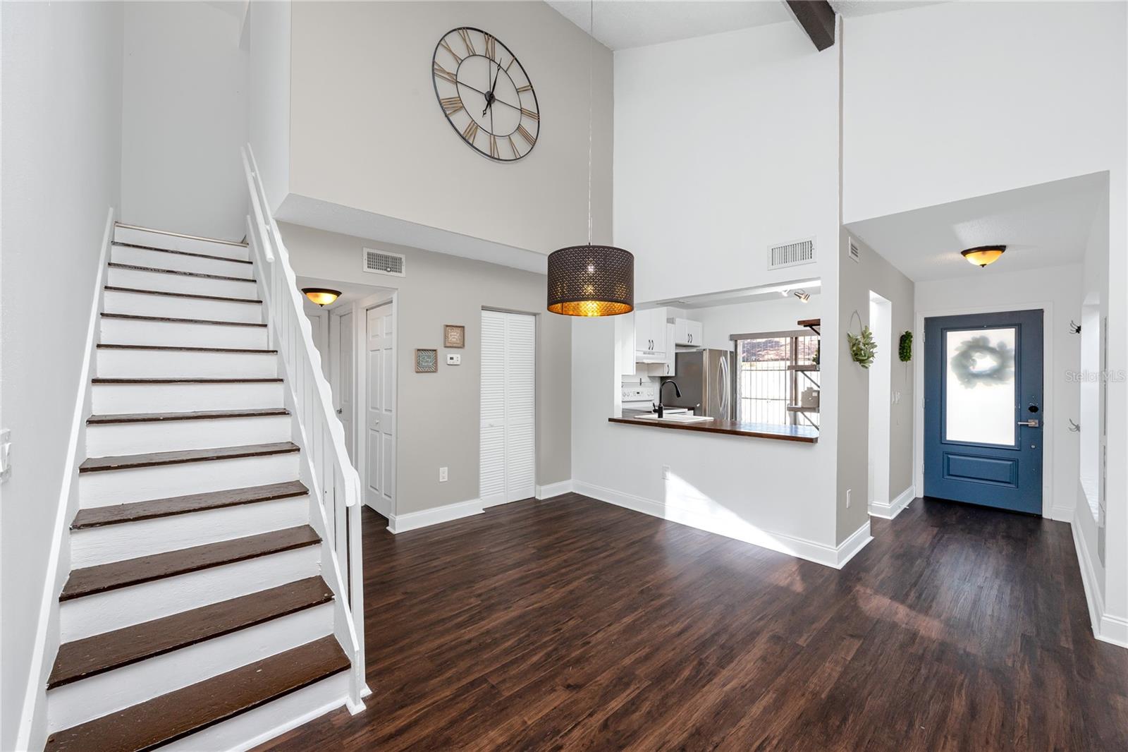 2095 SUNSET POINT ROAD 2504