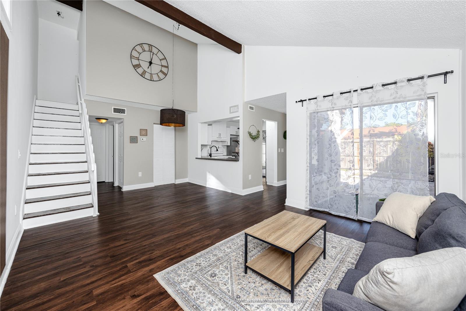 2095 SUNSET POINT ROAD 2504