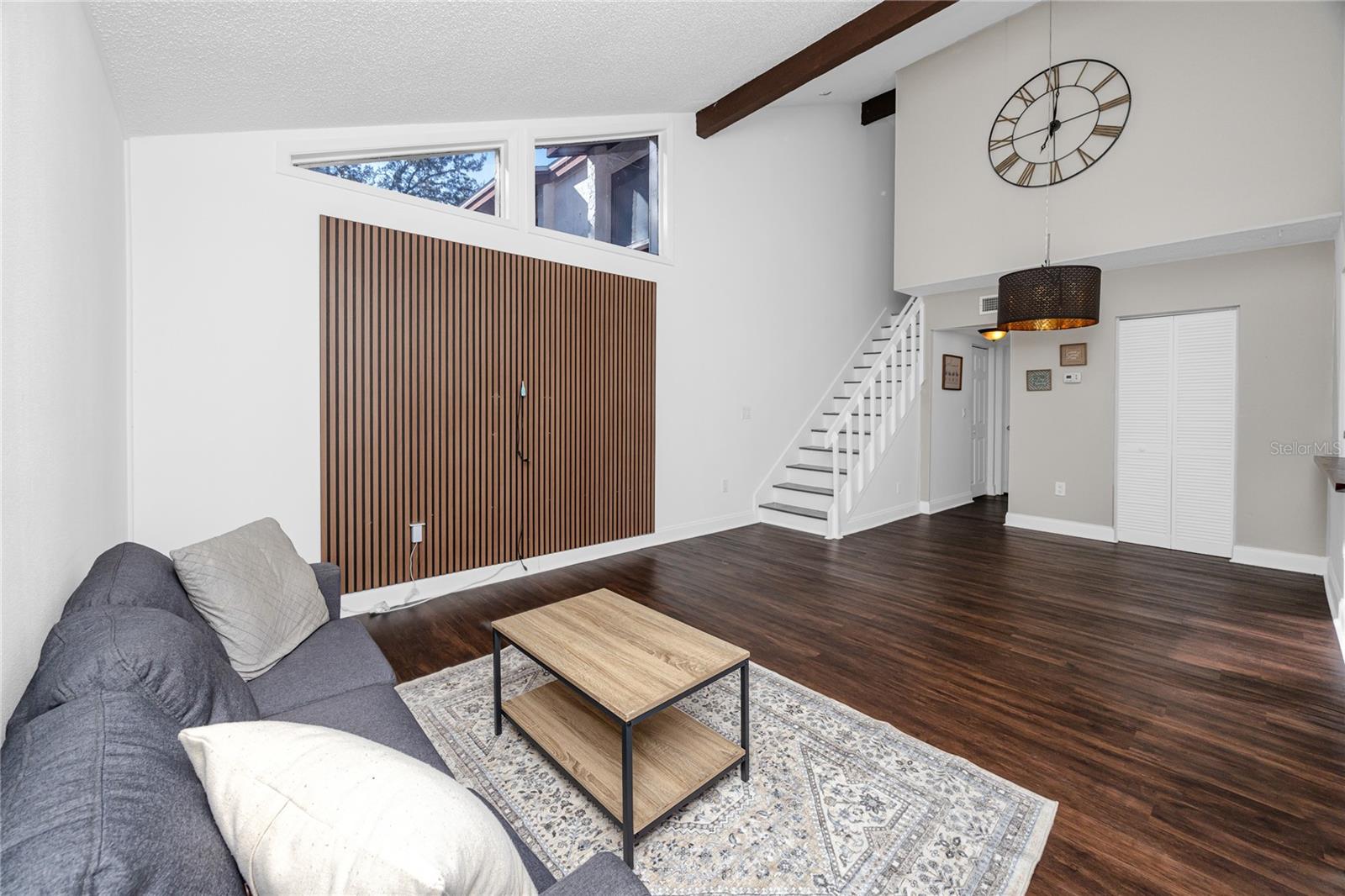 2095 SUNSET POINT ROAD 2504