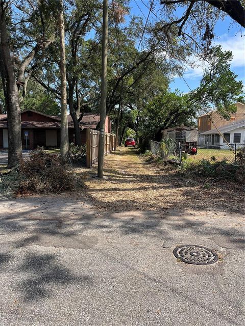 A home in TAMPA