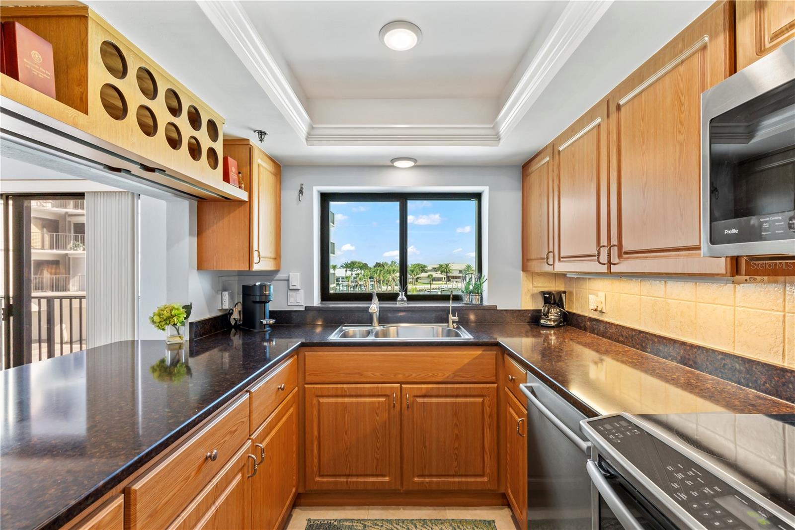 DIAMOND HEAD POINT CONDO - Residential