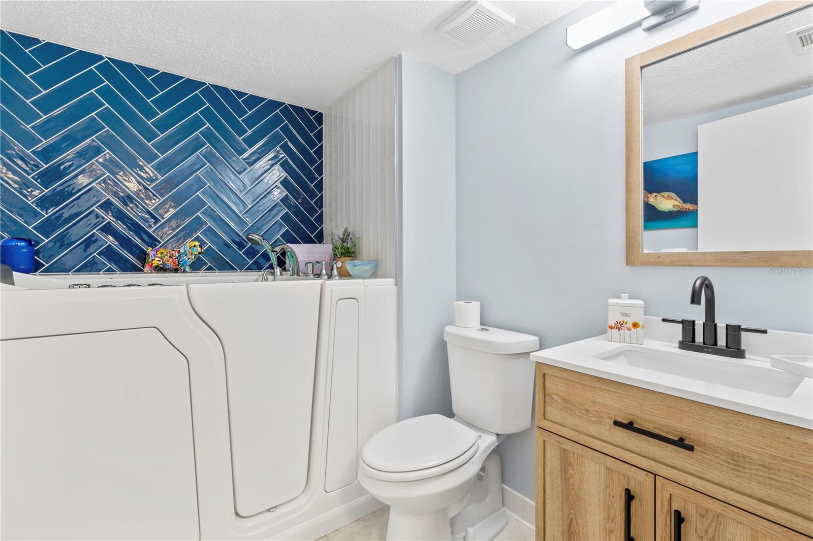 DIAMOND HEAD POINT CONDO - Residential