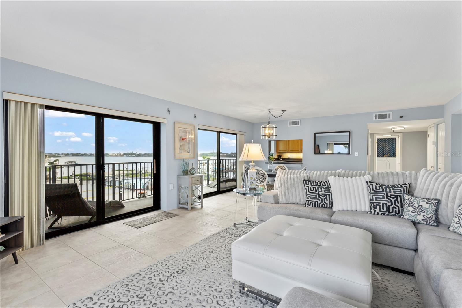 DIAMOND HEAD POINT CONDO - Residential