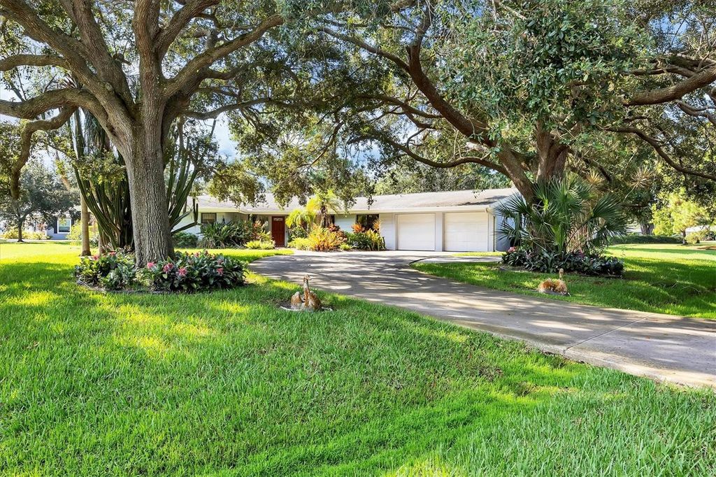 Photo of 3010 E Forest Lake Drive, Sarasota, FL 34232 (MLS # A4652105)
