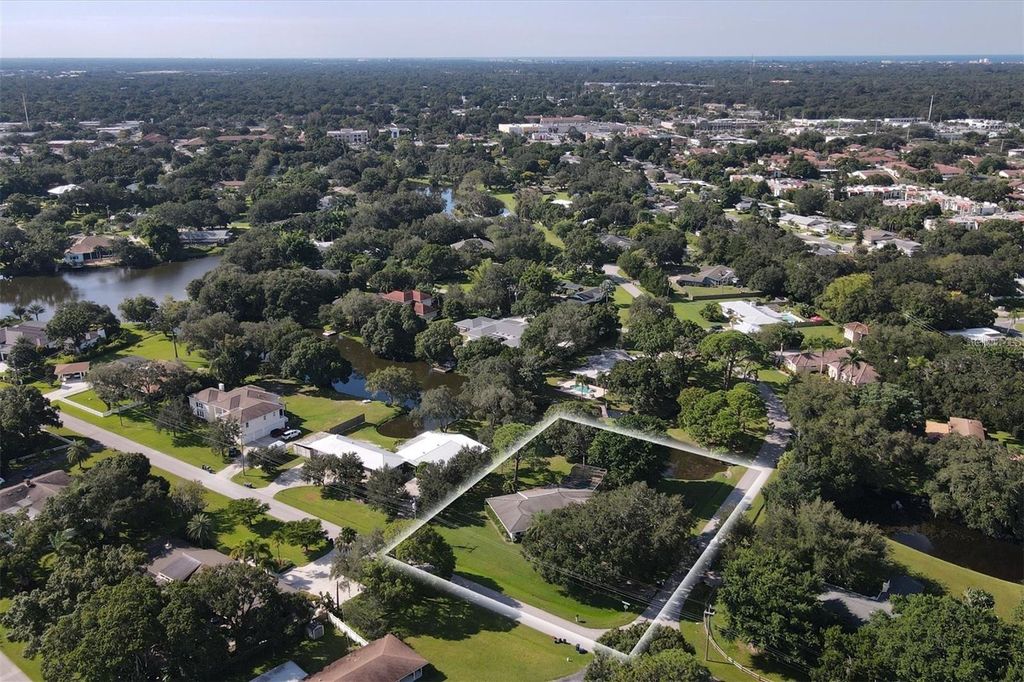 Photo of 3010 E Forest Lake Drive, Sarasota, FL 34232 (MLS # A4652105)