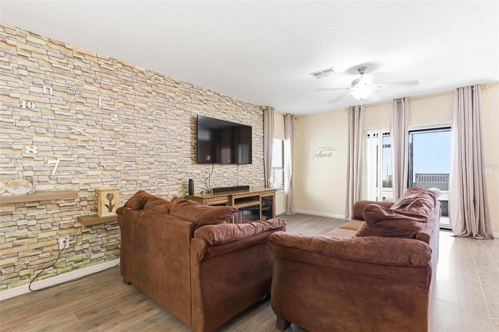 BELMONT PH 1C-1 PT REP - Residential Lease