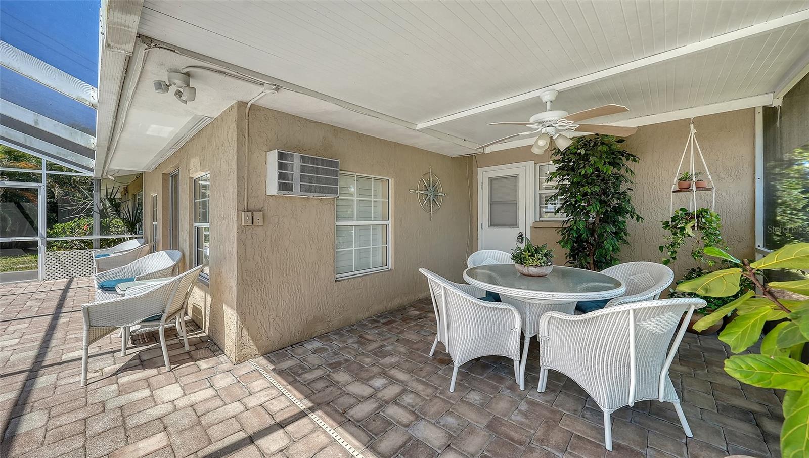 SOUTH GATE - Residential