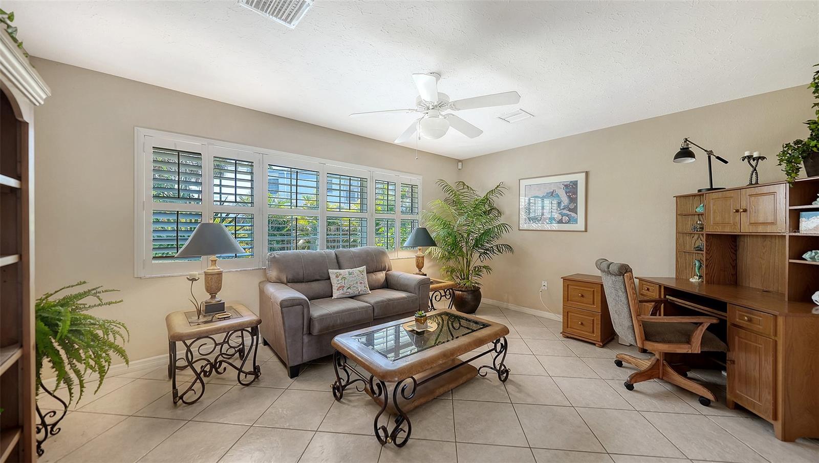SOUTH GATE - Residential