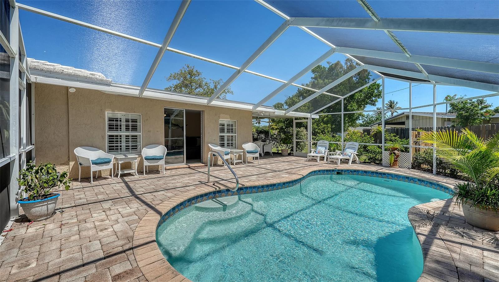 SOUTH GATE - Residential