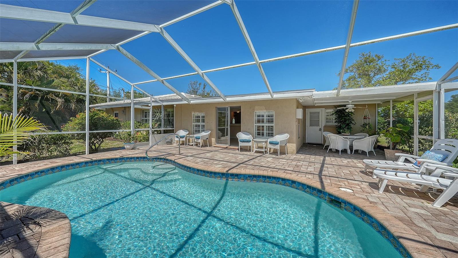 SOUTH GATE - Residential