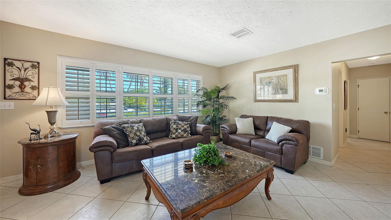 SOUTH GATE - Residential