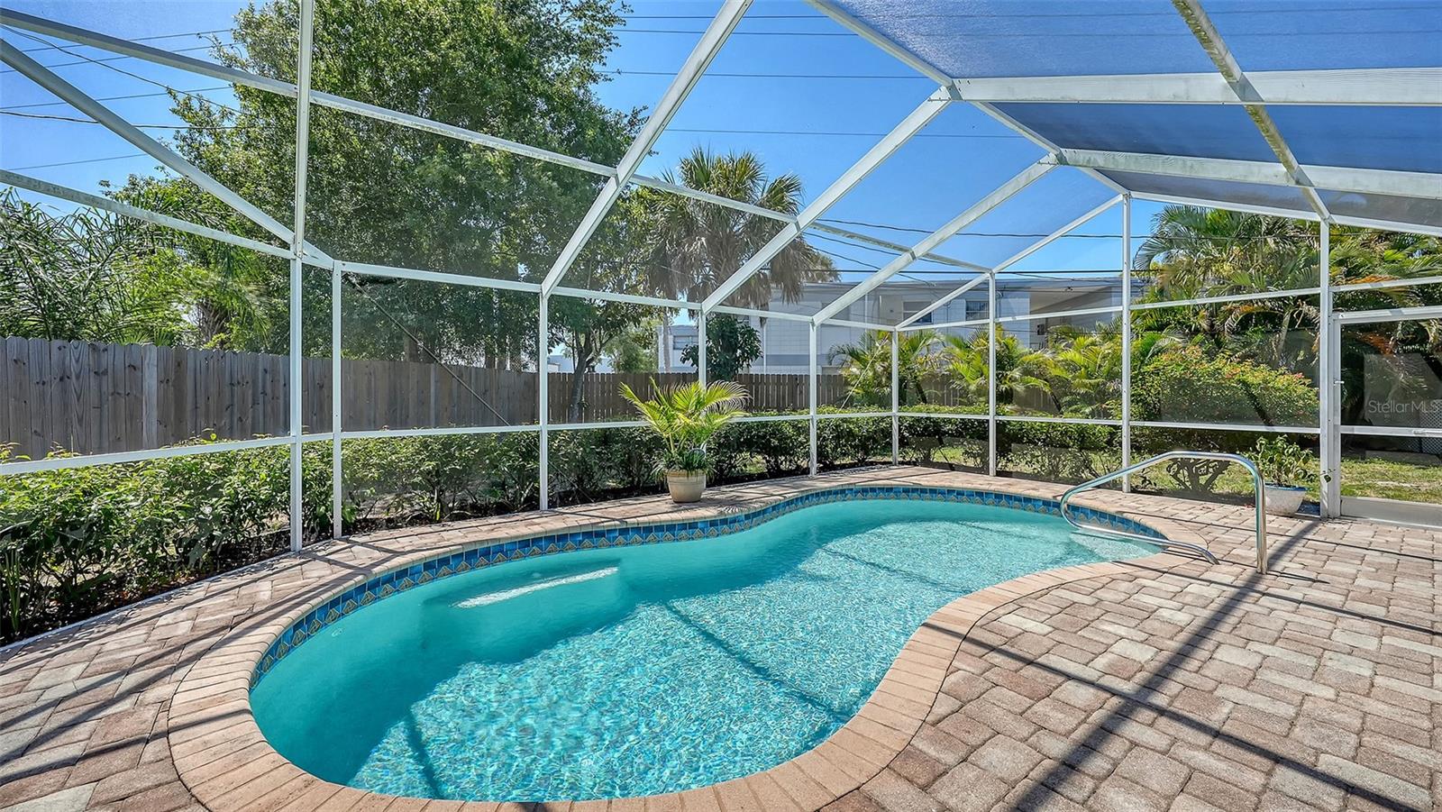 SOUTH GATE - Residential