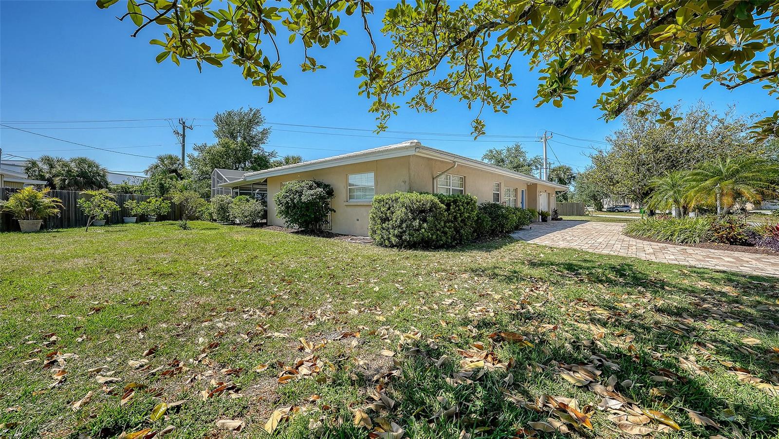 SOUTH GATE - Residential