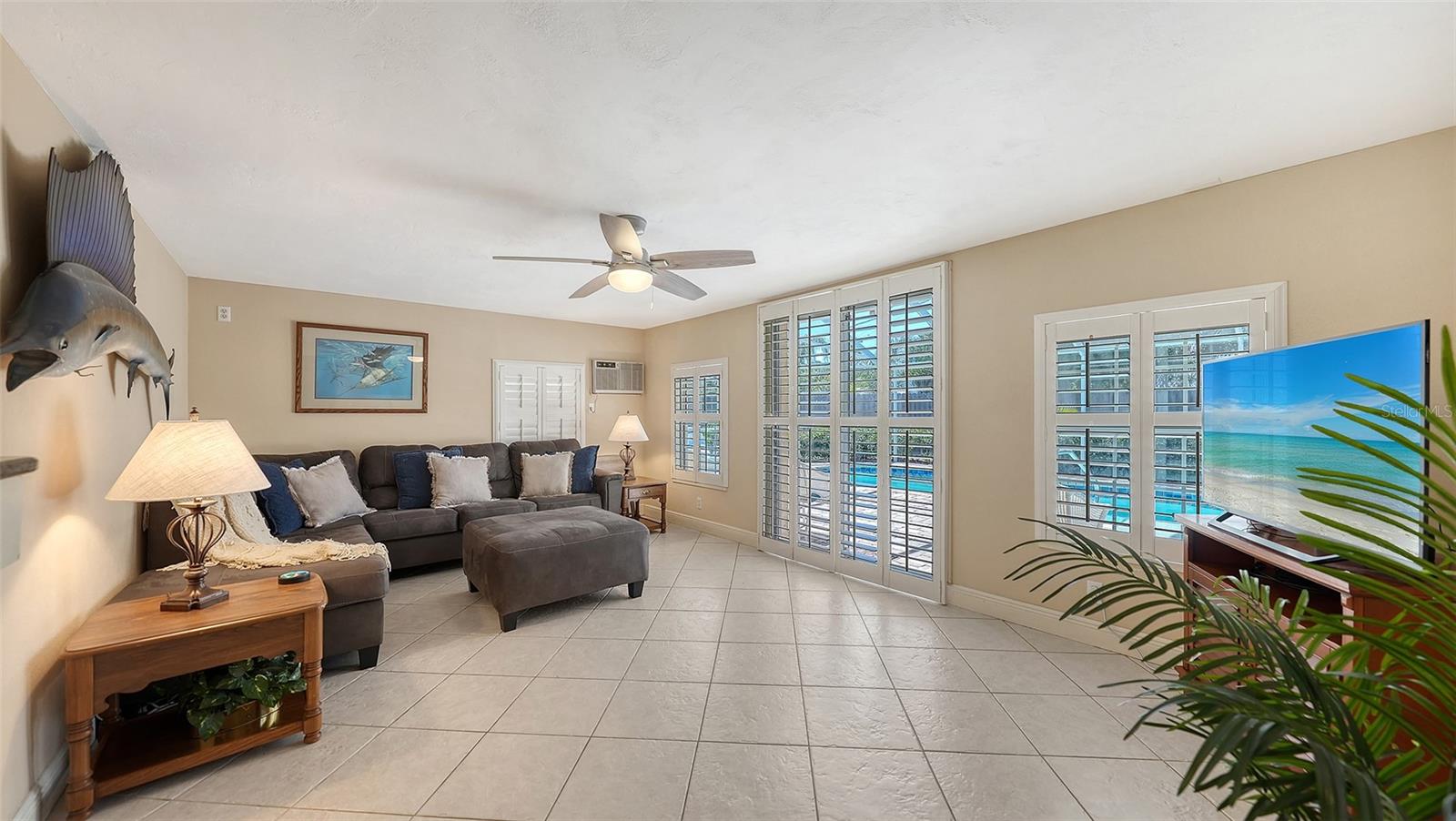 SOUTH GATE - Residential