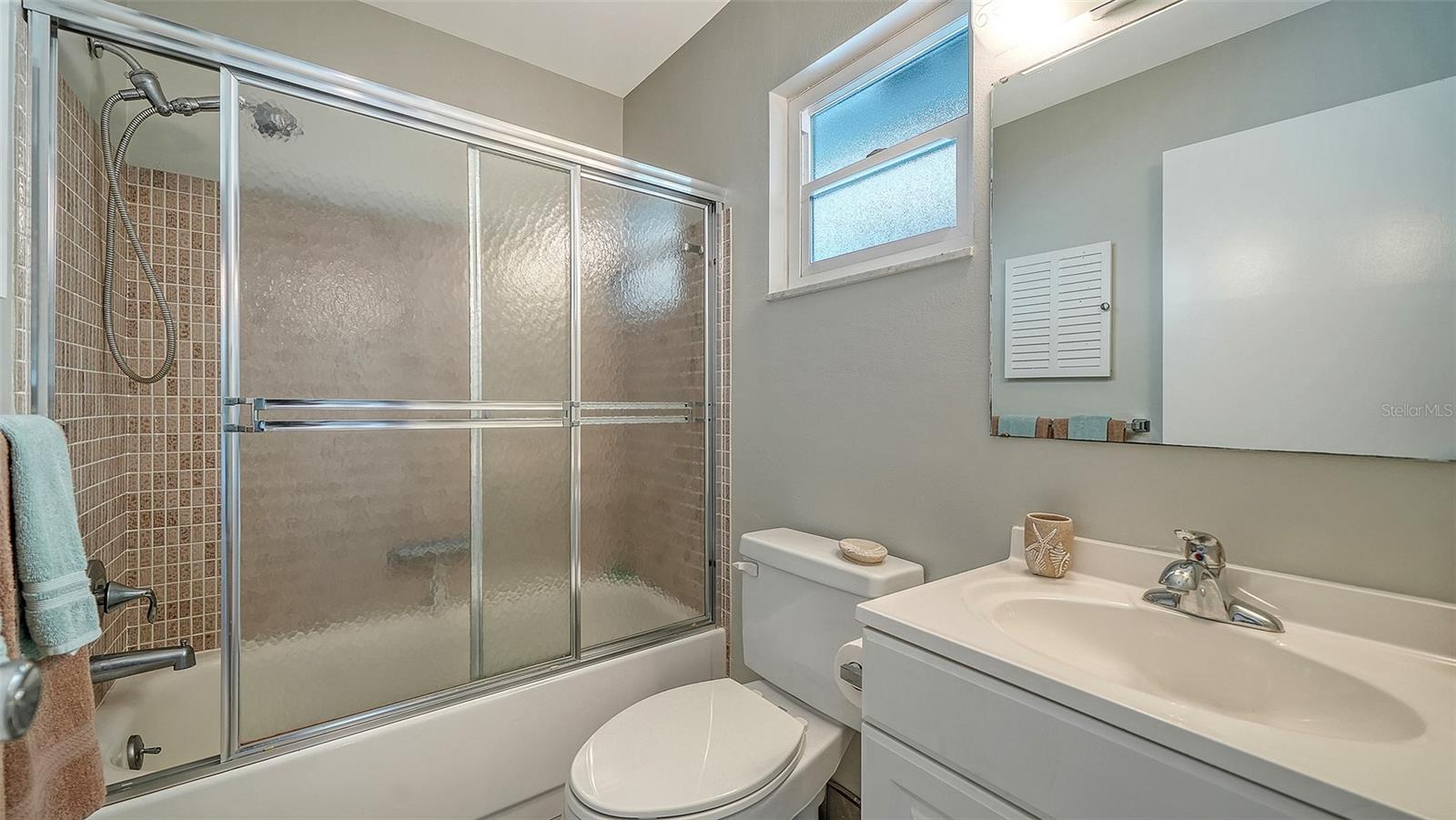 STRATHMORE RIVERSIDE I - Residential Lease