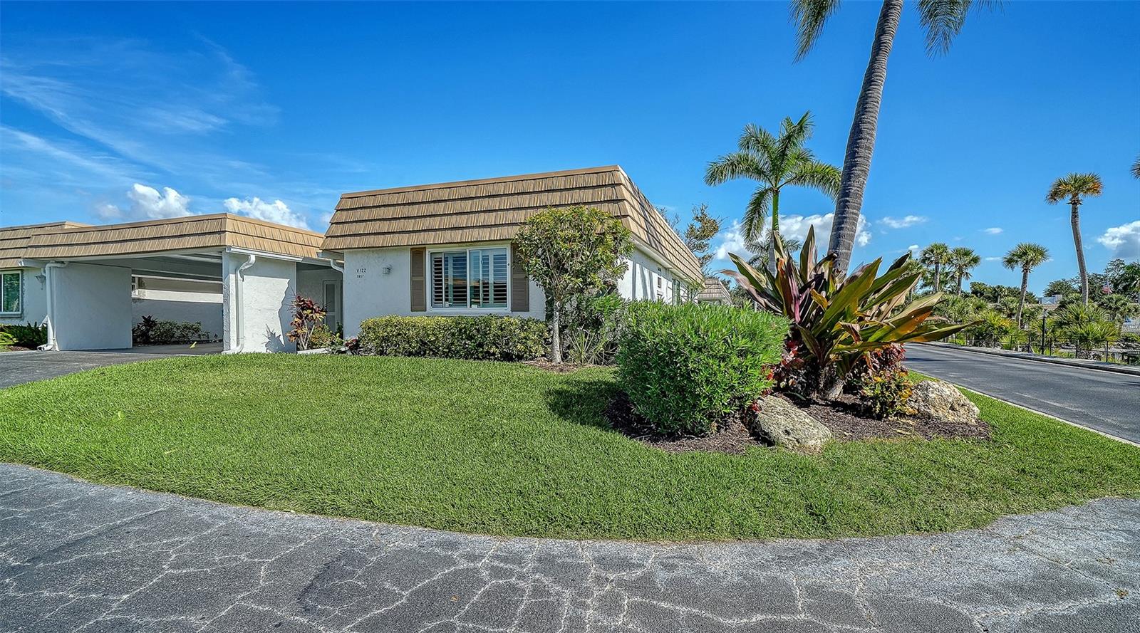 STRATHMORE RIVERSIDE I - Residential Lease