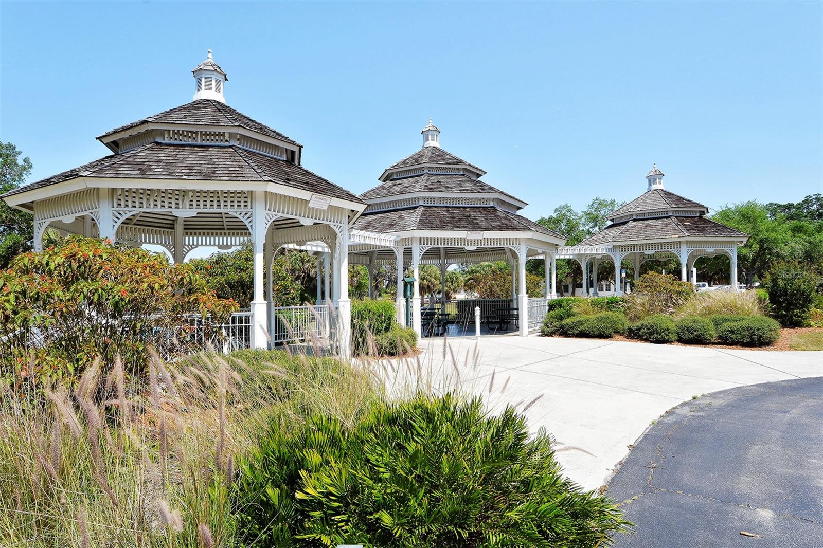 STRATHMORE RIVERSIDE I - Residential Lease