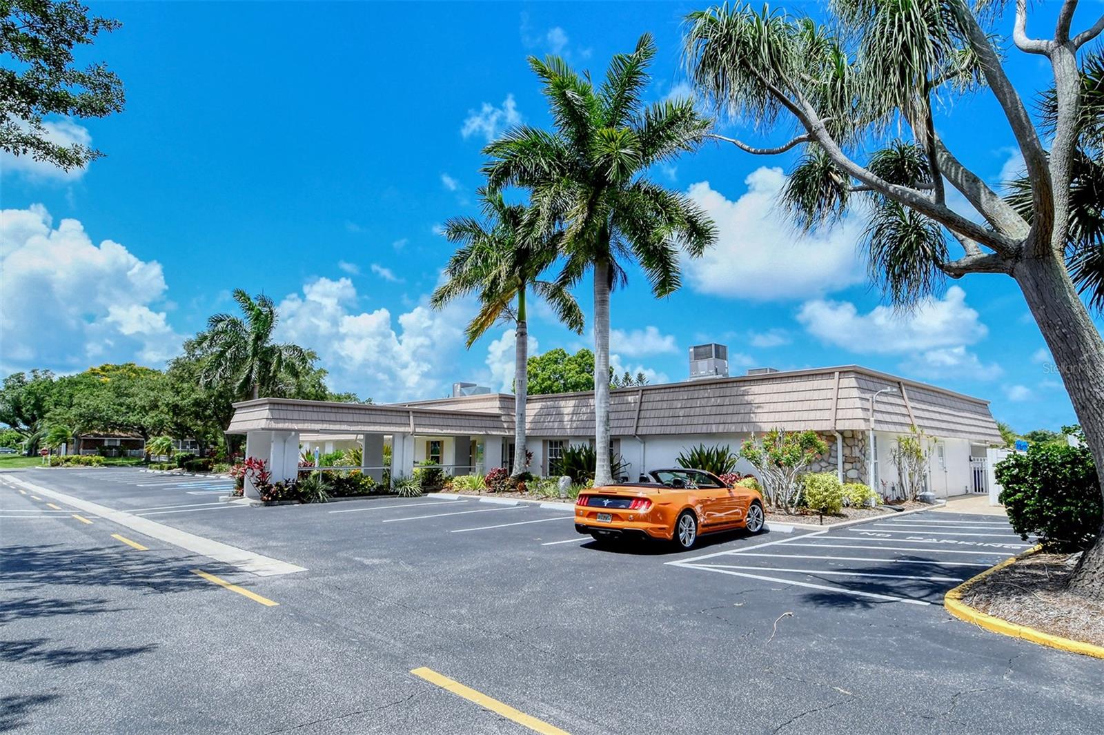 STRATHMORE RIVERSIDE I - Residential Lease