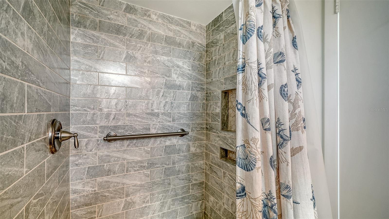 STRATHMORE RIVERSIDE I - Residential Lease