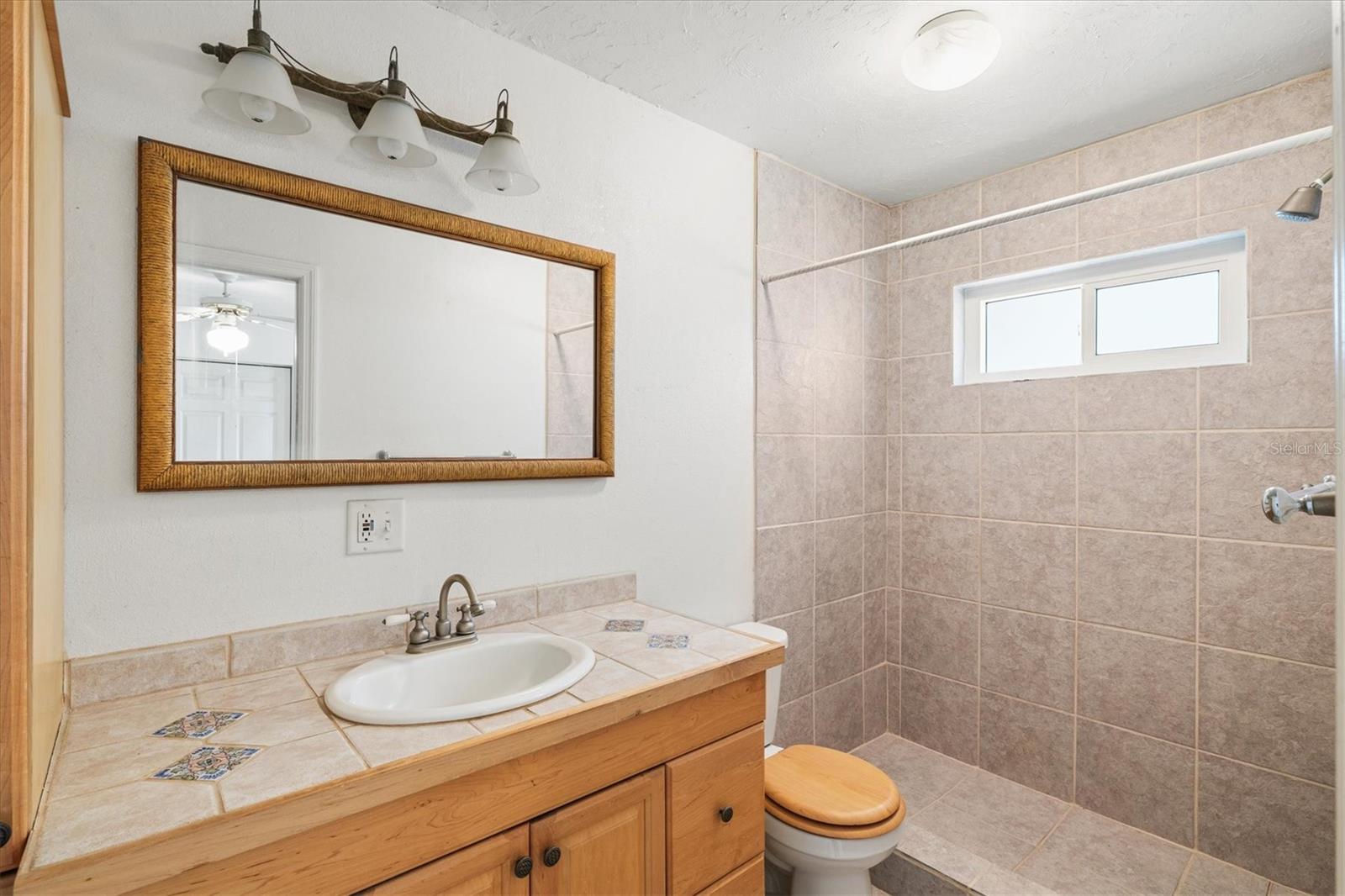 PHILLIPPI SHORES - Residential