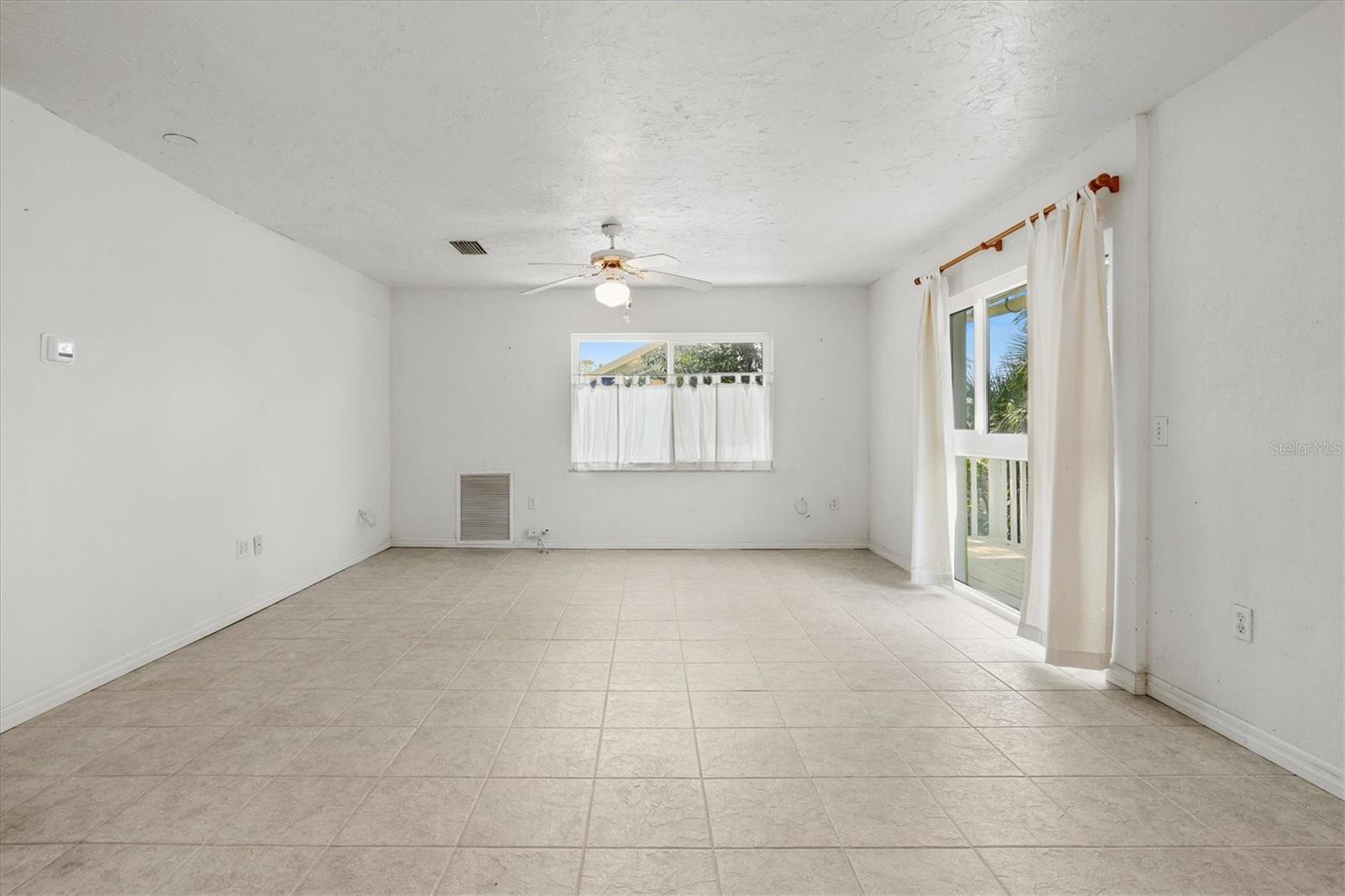 PHILLIPPI SHORES - Residential