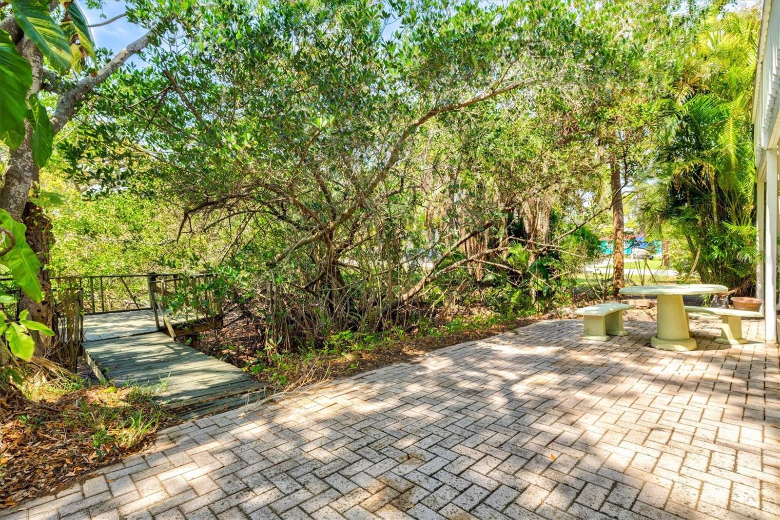 PHILLIPPI SHORES - Residential