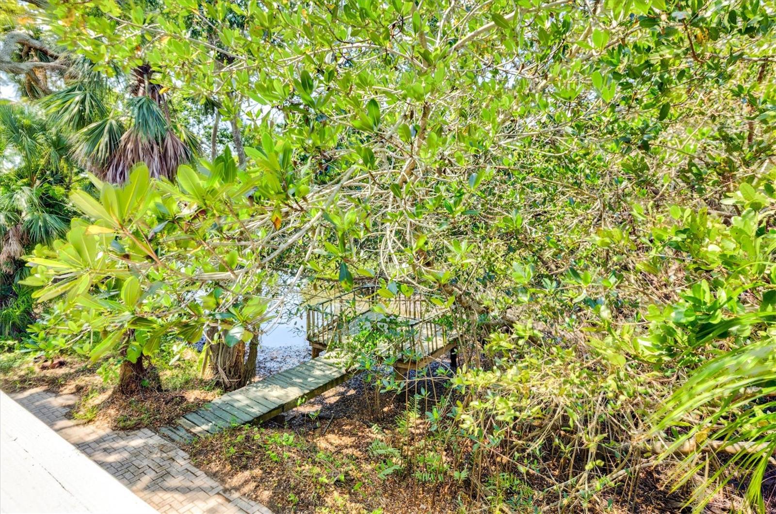 PHILLIPPI SHORES - Residential