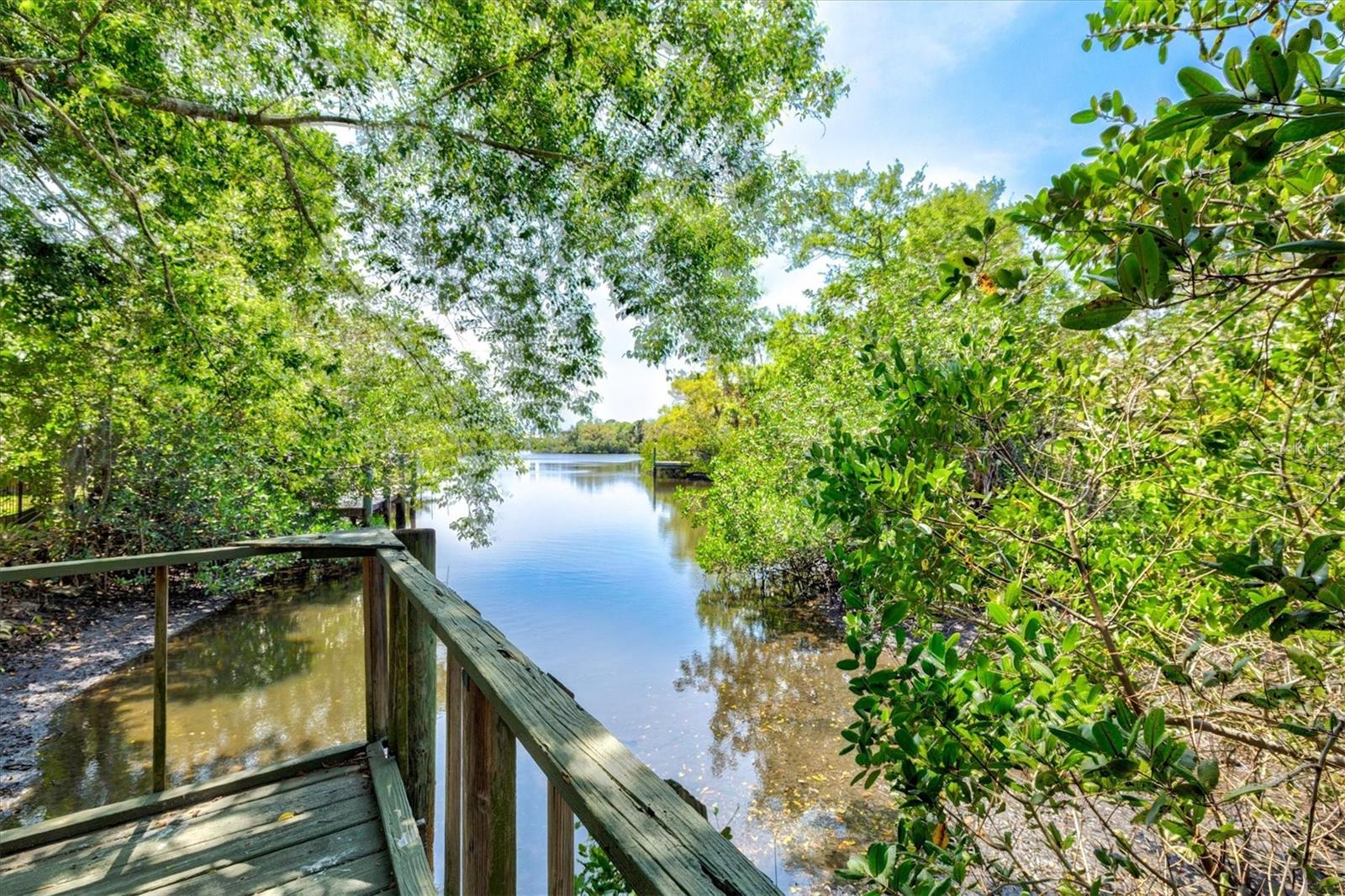 PHILLIPPI SHORES - Residential