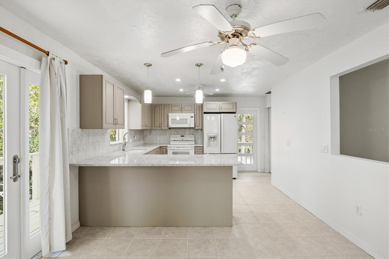 PHILLIPPI SHORES - Residential