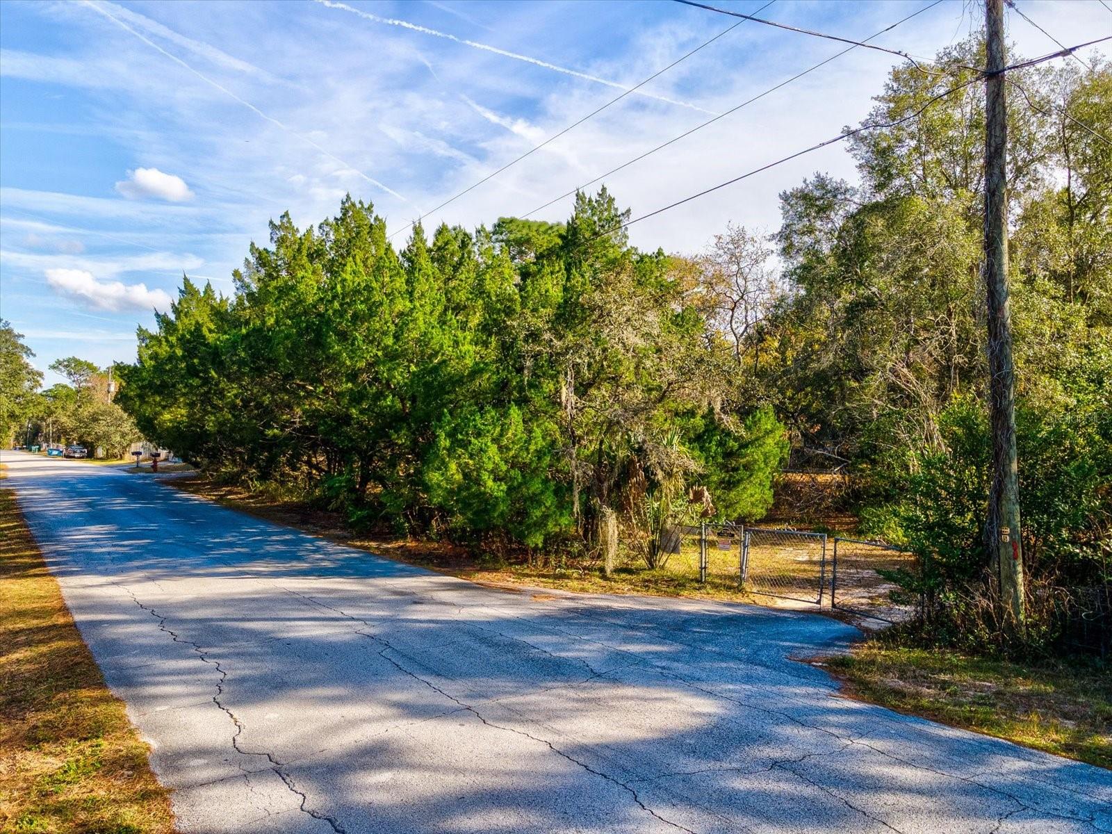 LEISURE HILLS - Residential
