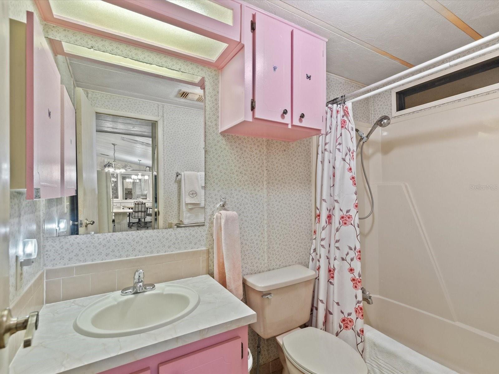 LEISURE HILLS - Residential