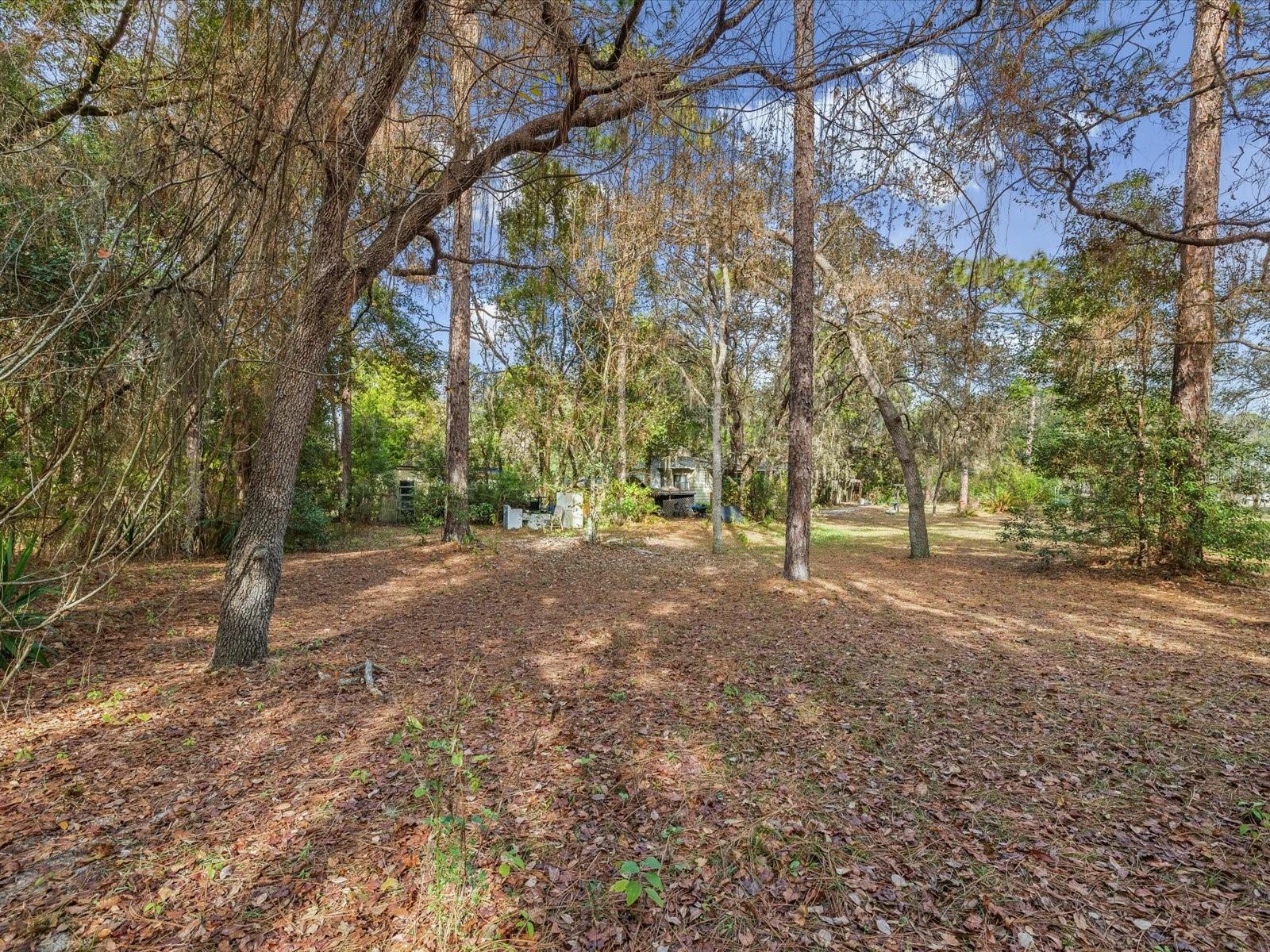 LEISURE HILLS - Residential