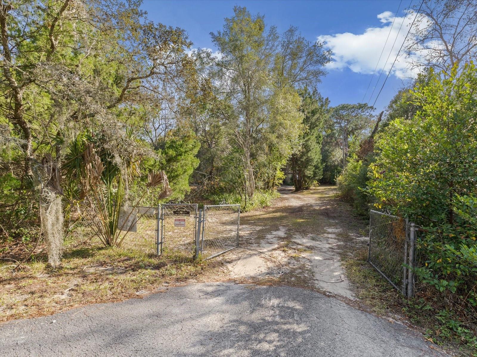 LEISURE HILLS - Residential