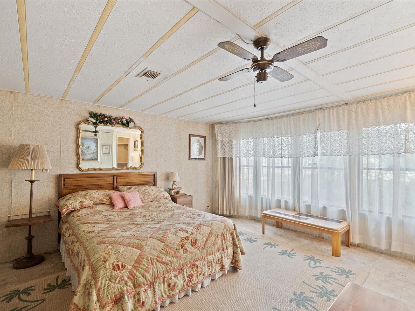 LEISURE HILLS - Residential