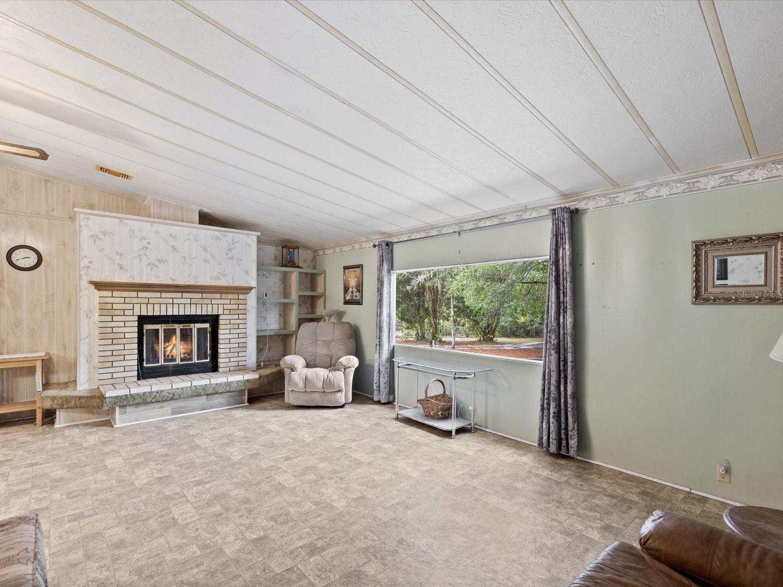 LEISURE HILLS - Residential