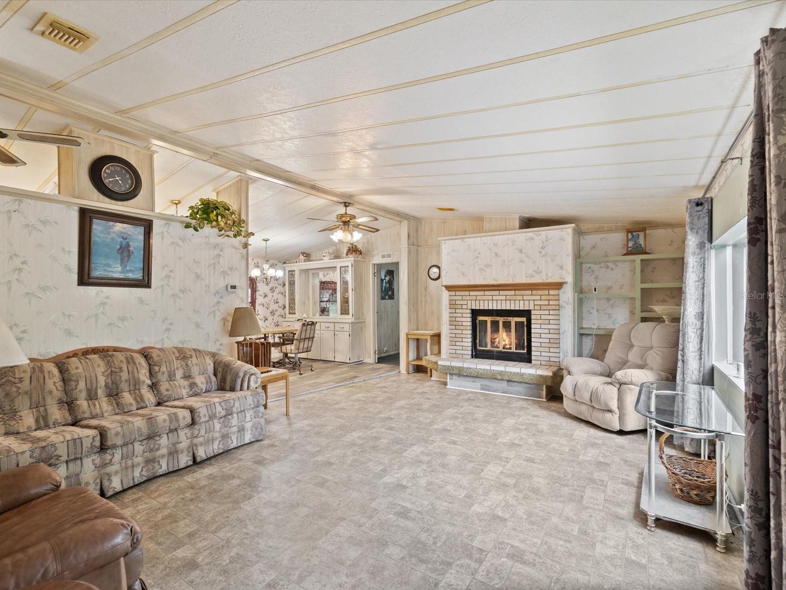 LEISURE HILLS - Residential