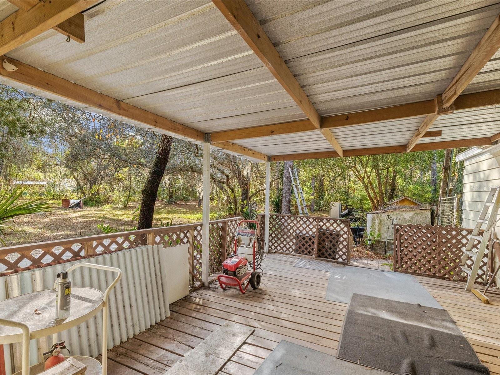 LEISURE HILLS - Residential