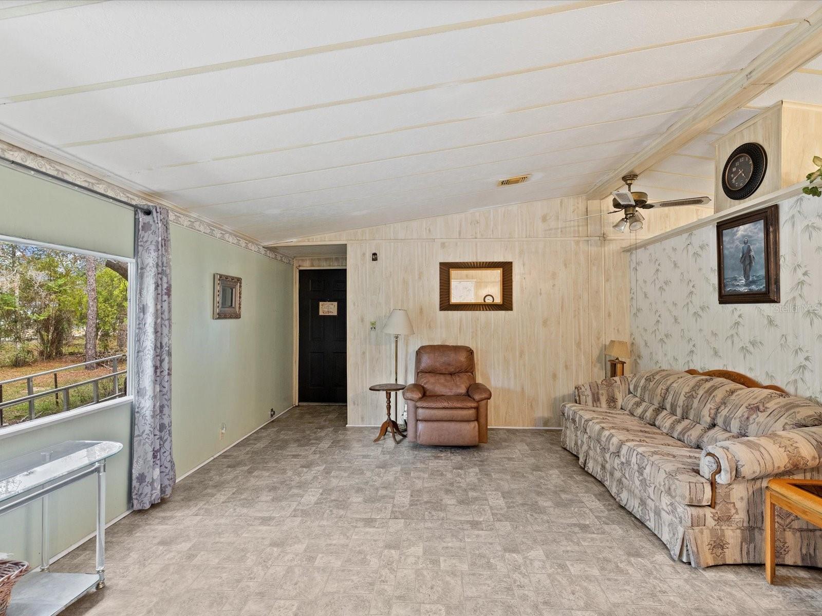 LEISURE HILLS - Residential