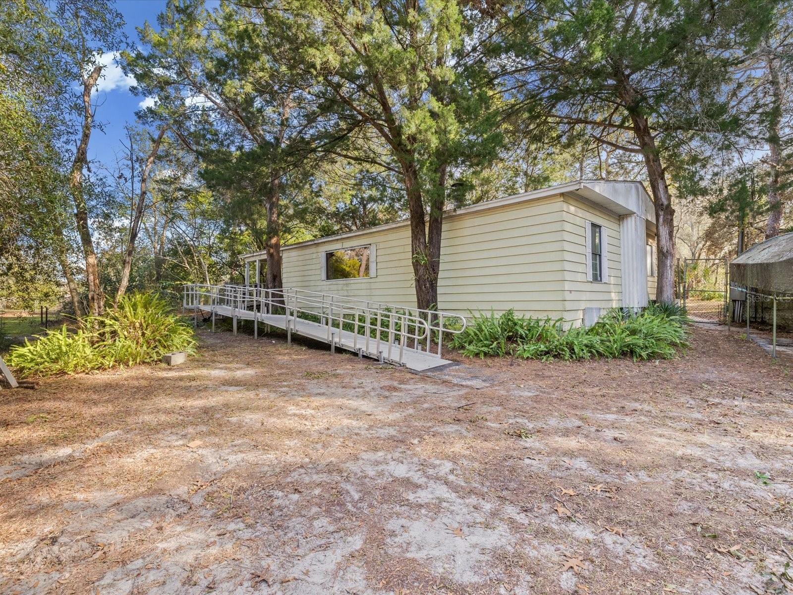 LEISURE HILLS - Residential