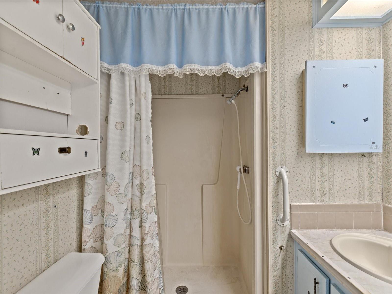 LEISURE HILLS - Residential