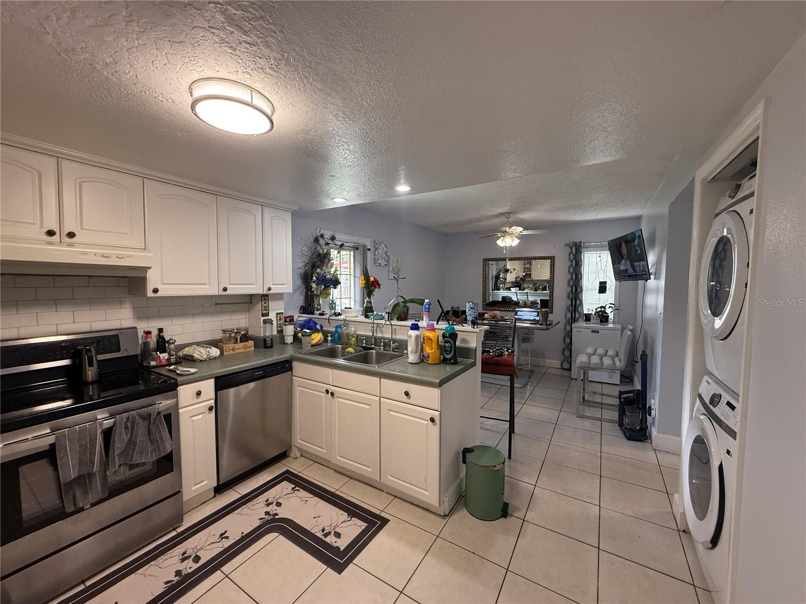 SUNSHINE GARDENS 1ST ADD - Residential