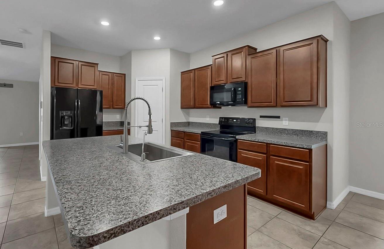 SUNSHINE VILLAGE PH 3B - Residential