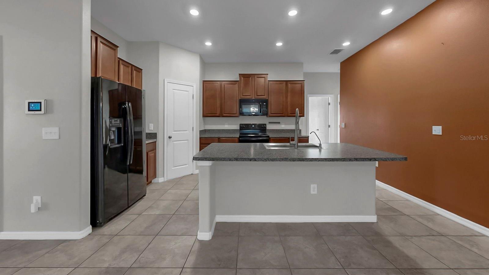 SUNSHINE VILLAGE PH 3B - Residential