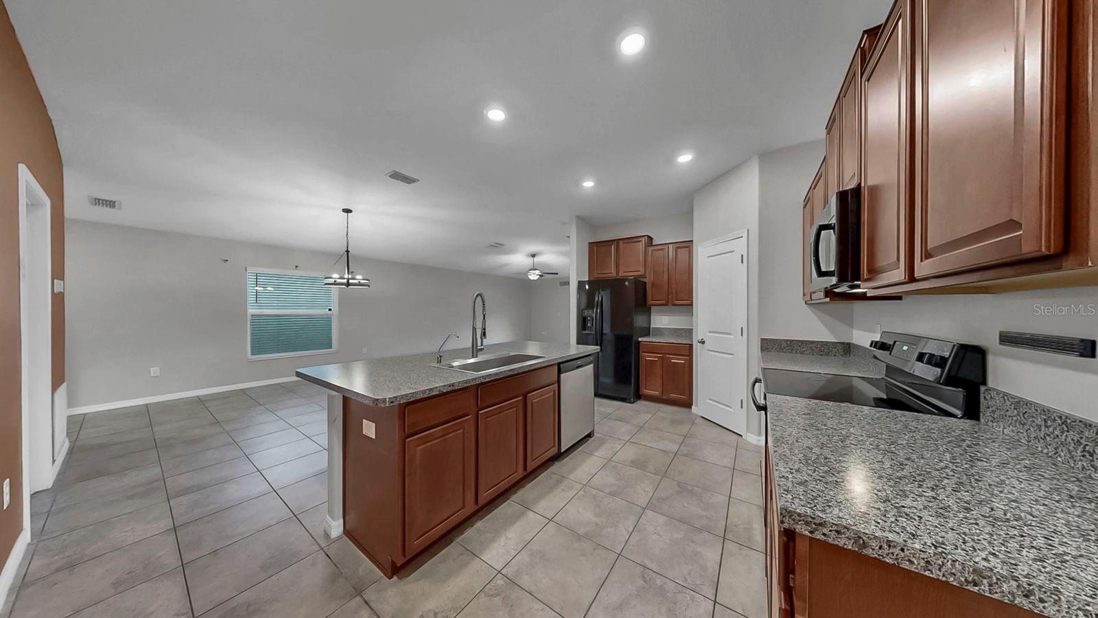 SUNSHINE VILLAGE PH 3B - Residential