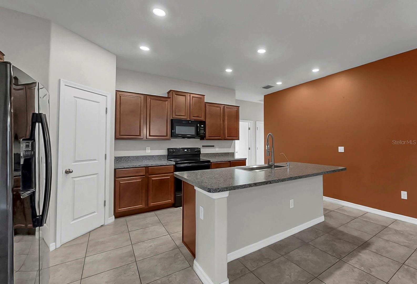 SUNSHINE VILLAGE PH 3B - Residential