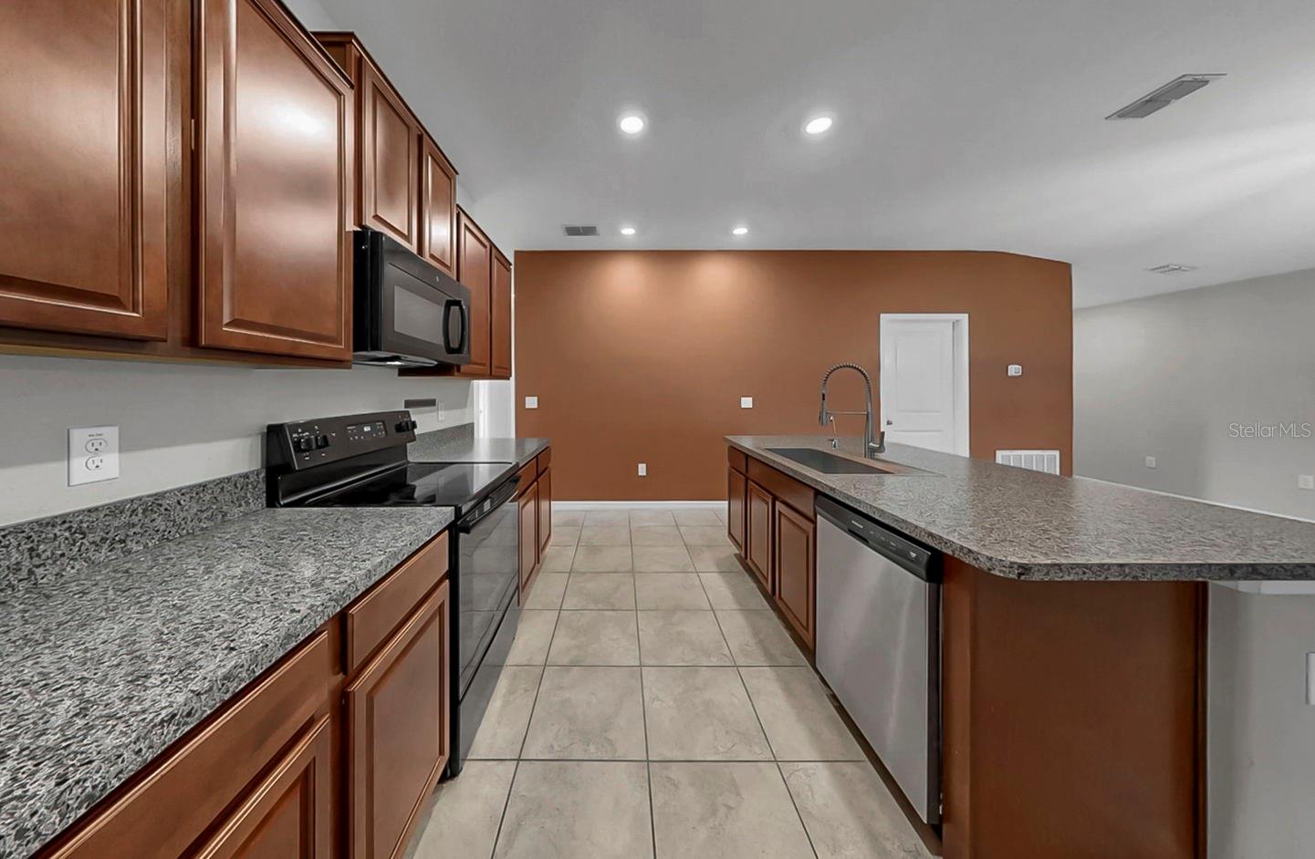 SUNSHINE VILLAGE PH 3B - Residential