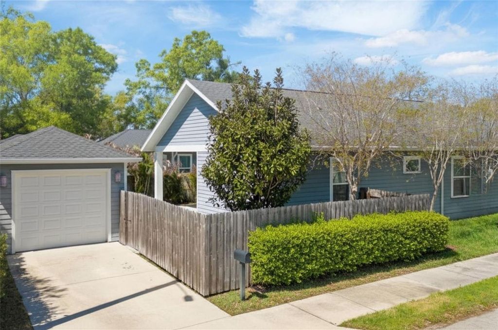 Photo of 502 W Osborne Avenue, Tampa, FL 33603 (MLS # TB8481737)