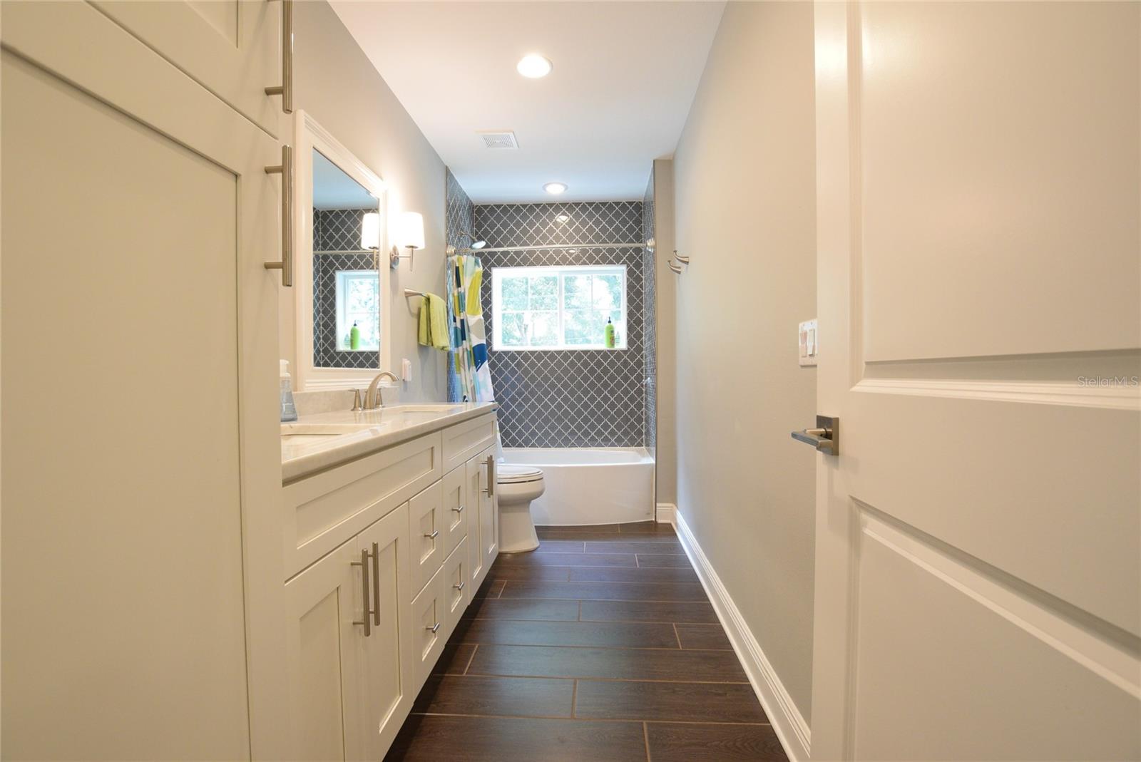 ACREAGE & UNREC - Residential Lease