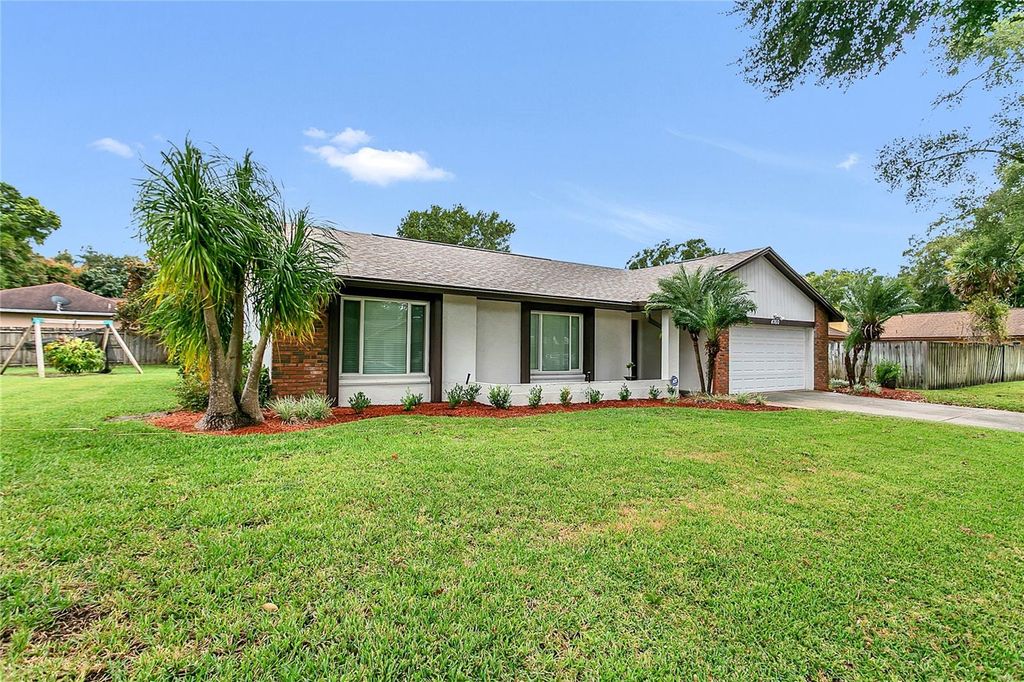 Photo of 4760 N Saint Brides Circle, Orlando, FL 32812 (MLS # O6350395)